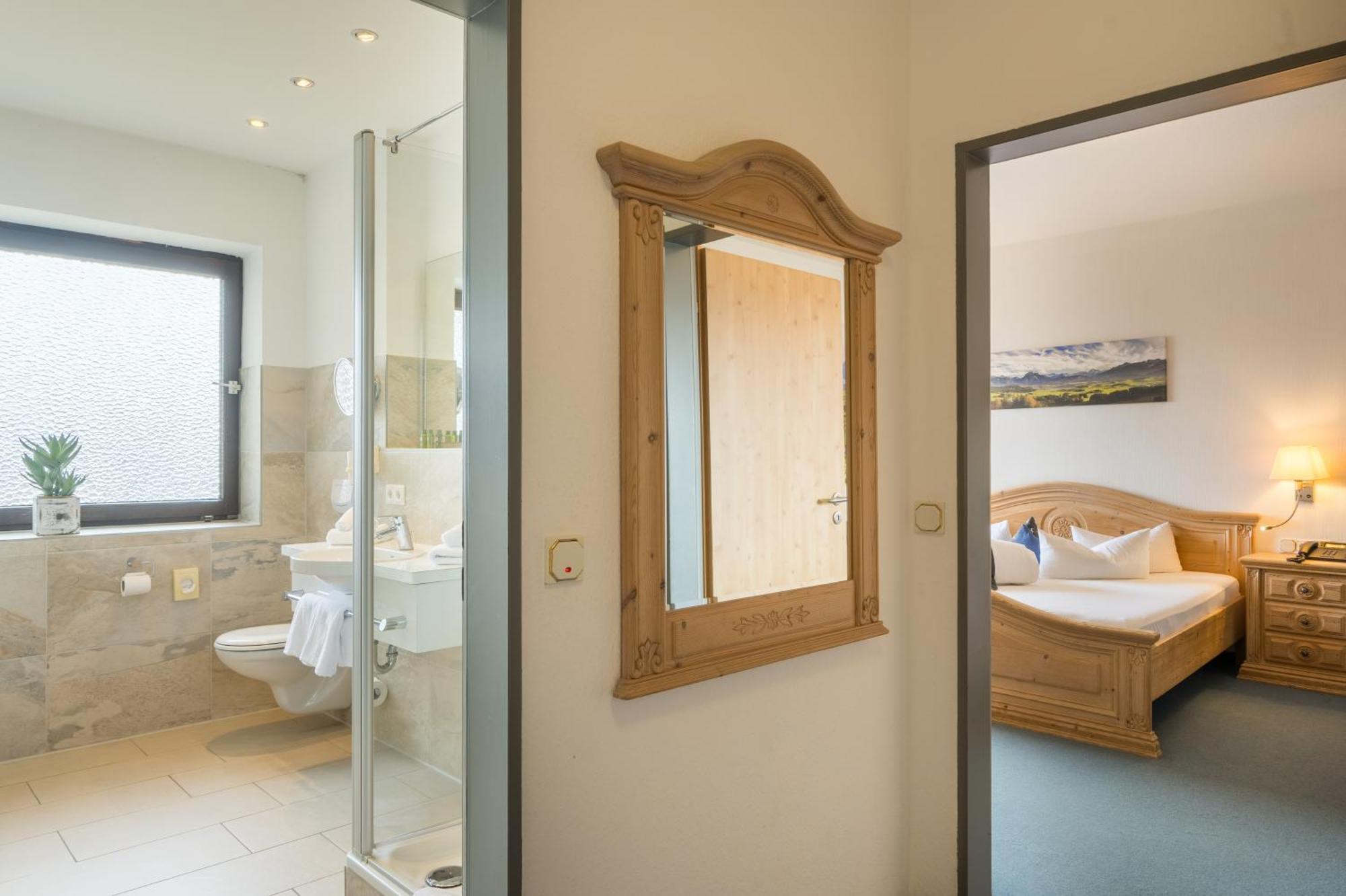 אייזנברג Landhotel Gockelwirt מראה חיצוני תמונה