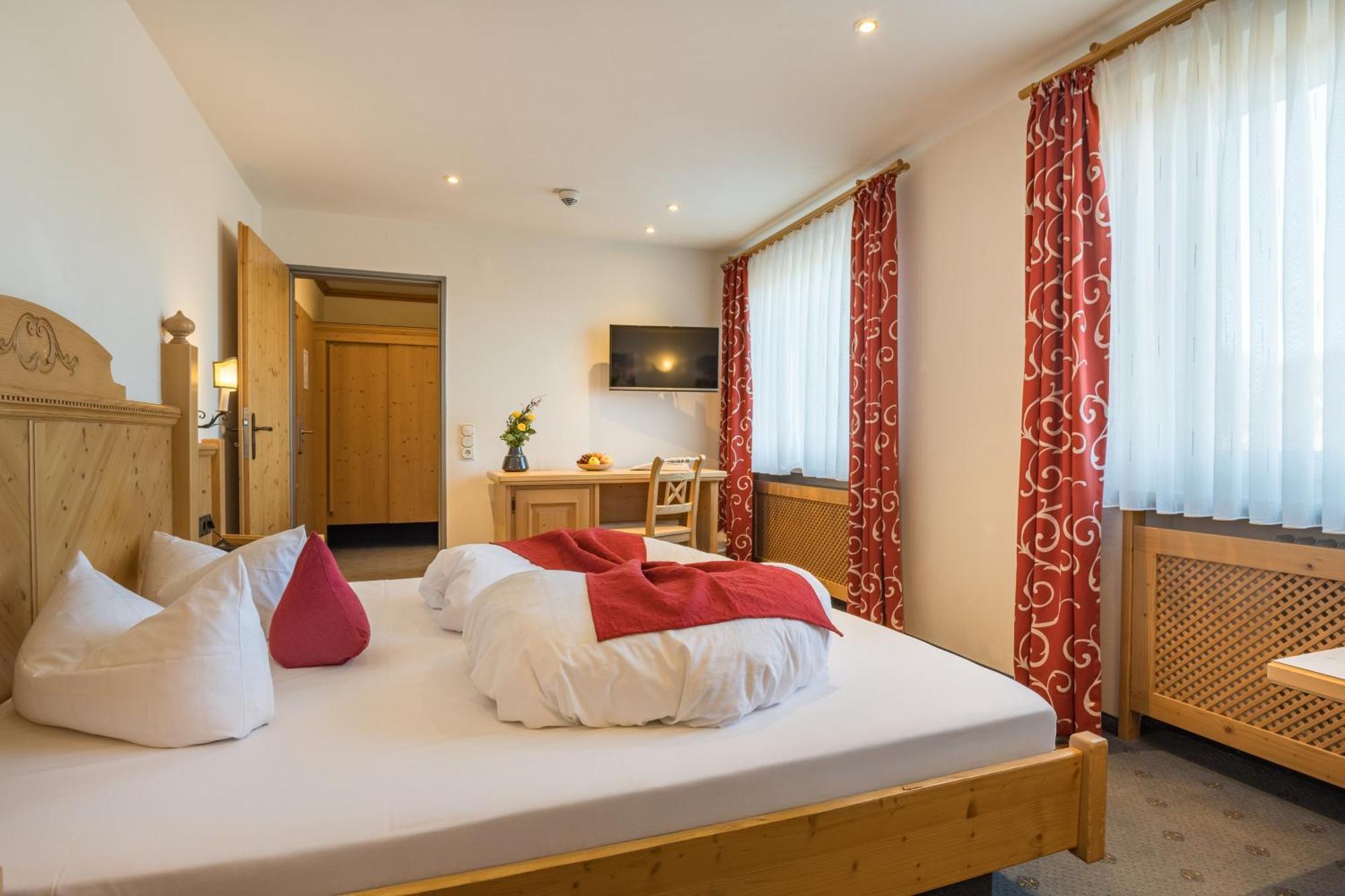 אייזנברג Landhotel Gockelwirt מראה חיצוני תמונה